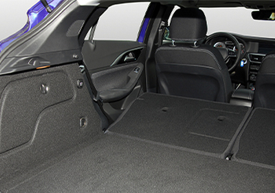 汽车行李箱侧围